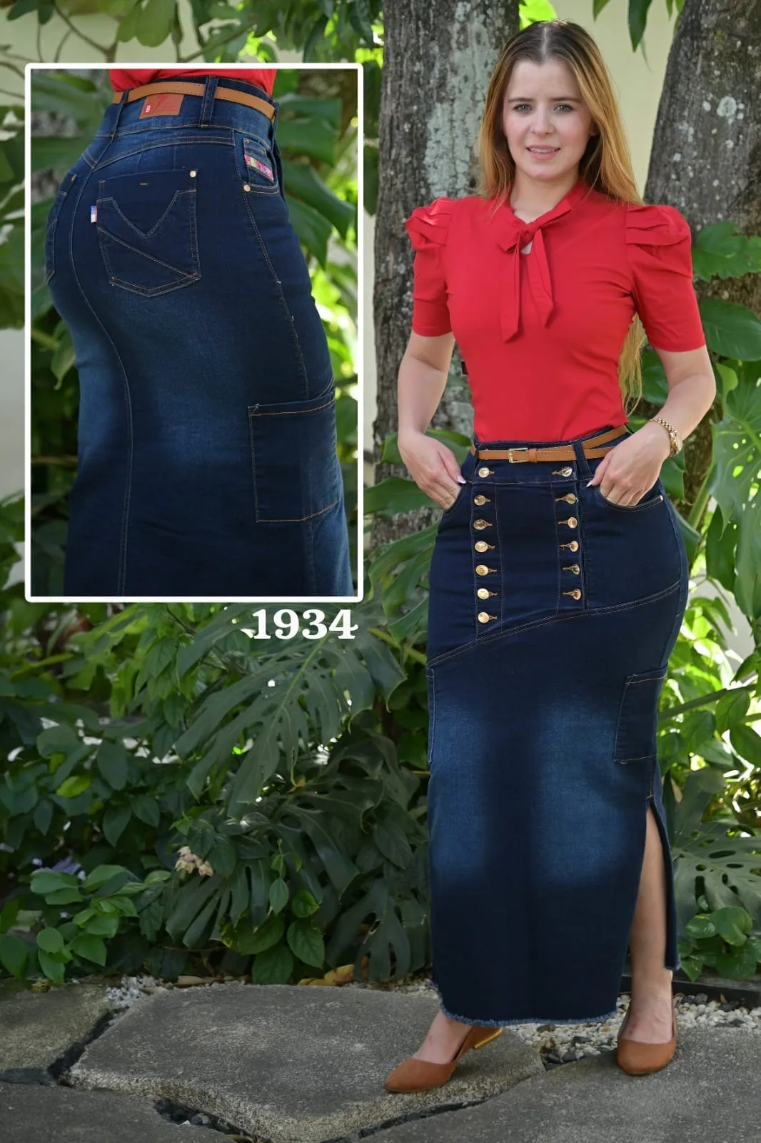 Falda larga azul oscuro con botones dorados · Ref. 1934. Fotografía 1 de la prenda.