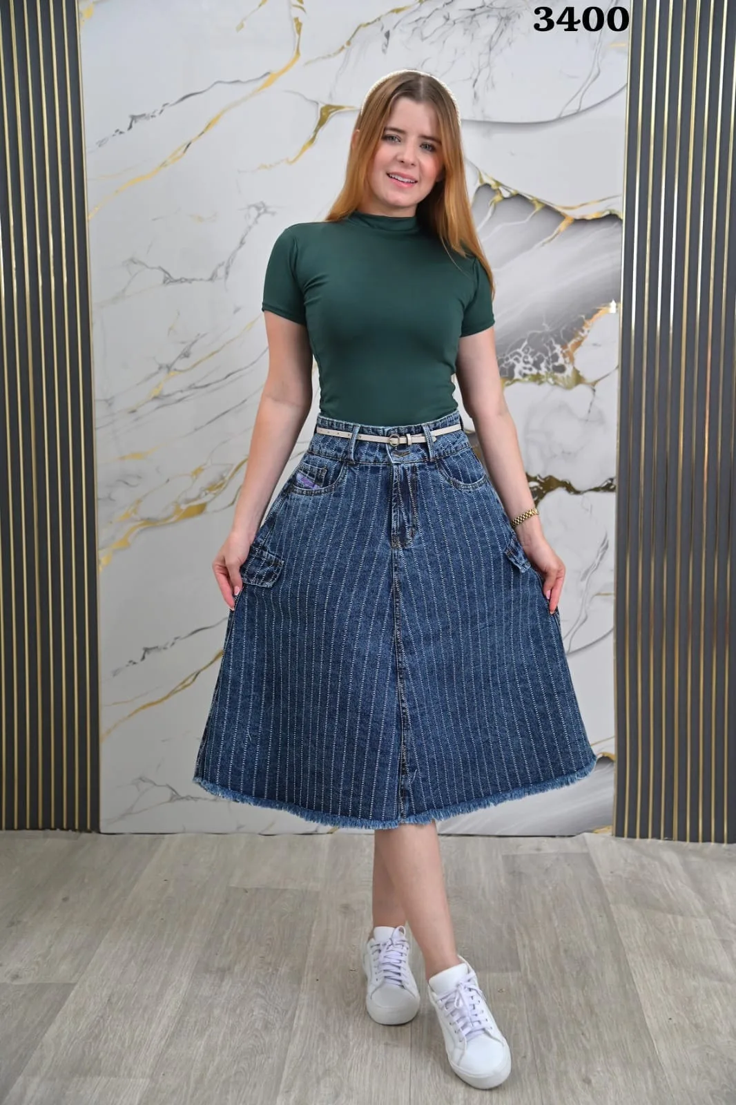 Falda azul a rayas con silueta en A · Ref. 3400. Fotografía 1 de la prenda.